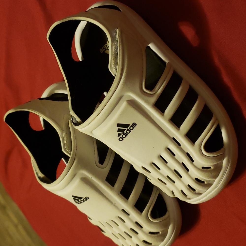 Adidas - Picture 2 of 5
